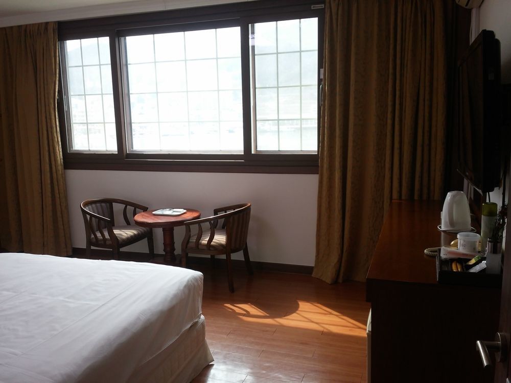 Geoje Jangseungpo Lighthouse Hotel Sodong Экстерьер фото