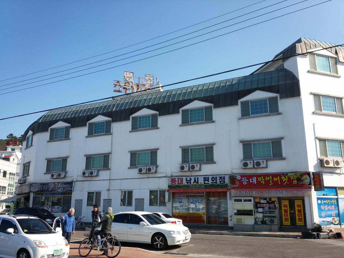 Geoje Jangseungpo Lighthouse Hotel Sodong Экстерьер фото