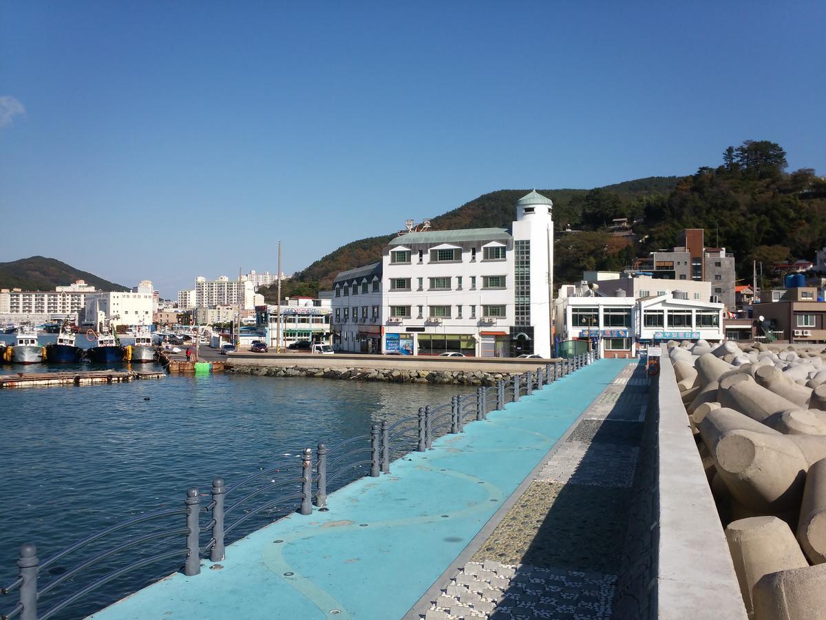 Geoje Jangseungpo Lighthouse Hotel Sodong Экстерьер фото